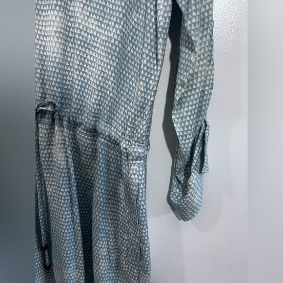 Blue and White Patterned Dress - Picture 5 of 6